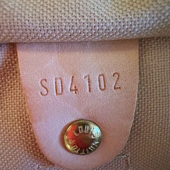 Authentic Louis Vuitton Damier Azur Speedy 35 - Picture 9 of 11